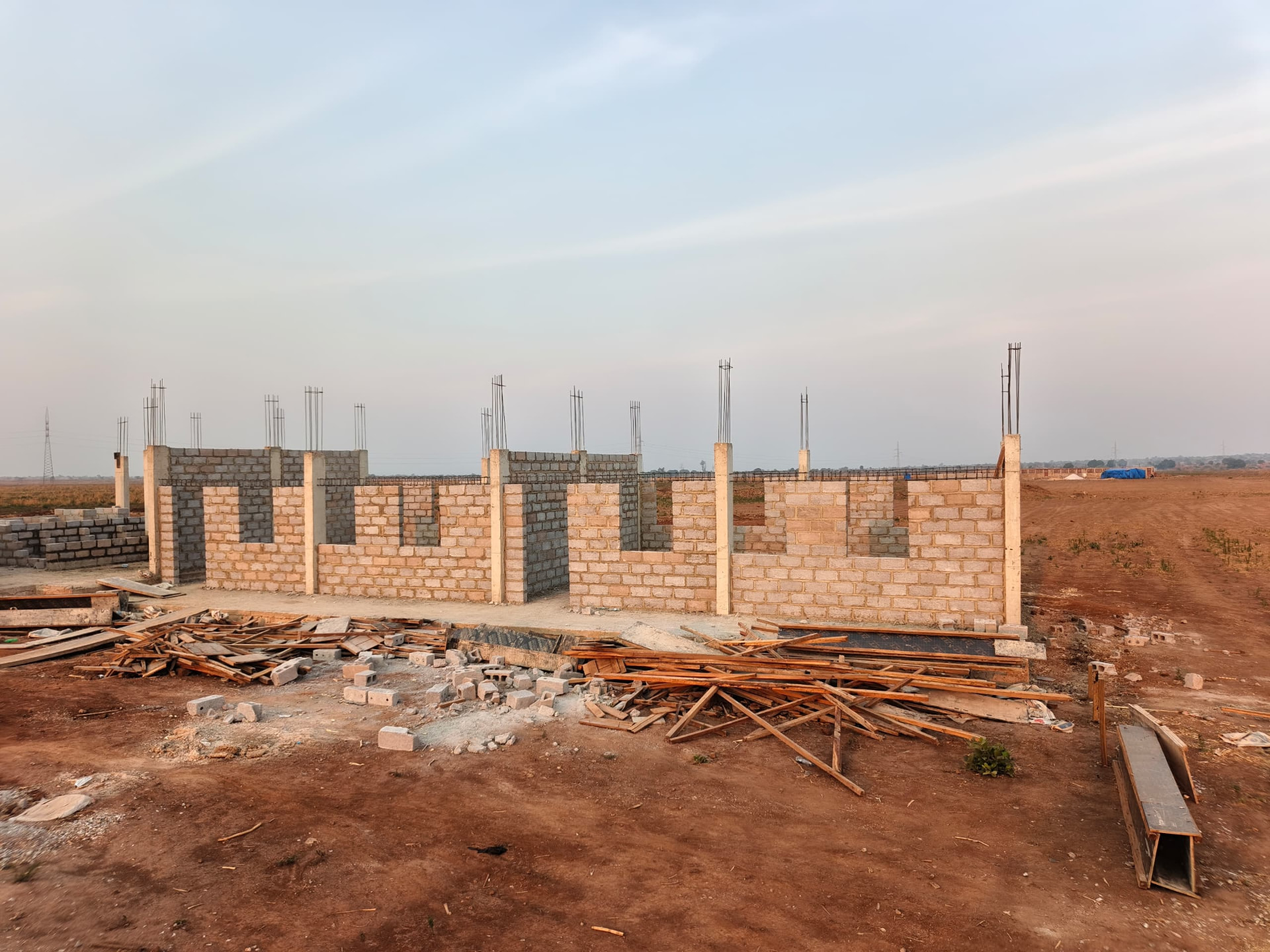 Chantier de l'école R+1 dans le Lualaba (3)