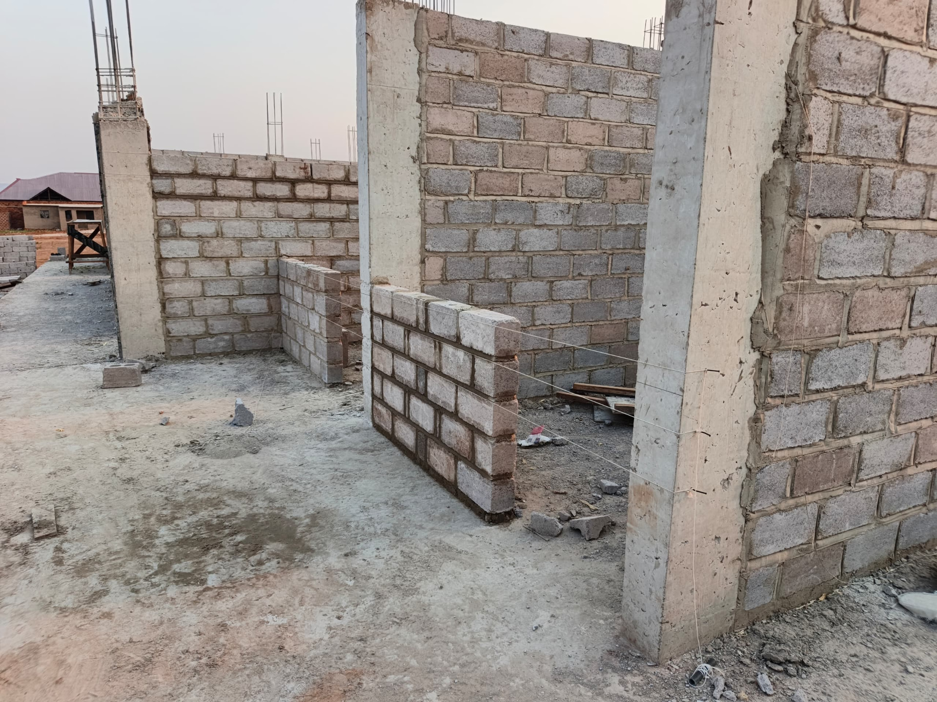 Chantier de l'école R+1 dans le Lualaba (1)
